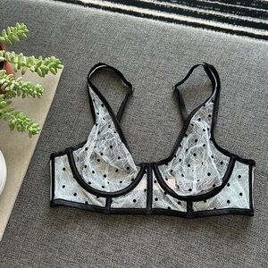 NWT Victoria's Secret Black and White Lace Bra